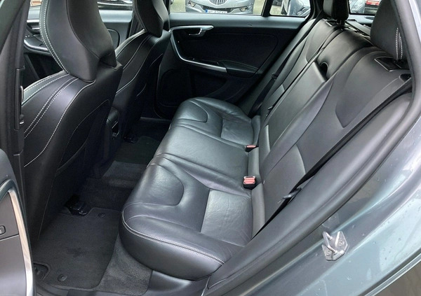 Volvo V60 cena 51900 przebieg: 250000, rok produkcji 2017 z Krapkowice małe 596